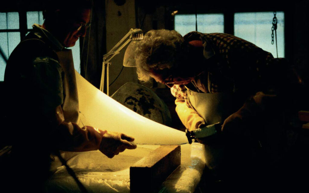 oltre-il-vetro-007 Luciano Vistosi - scultore di vetro - a lavoro